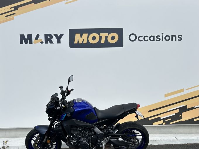 YAMAHA MT-09 4