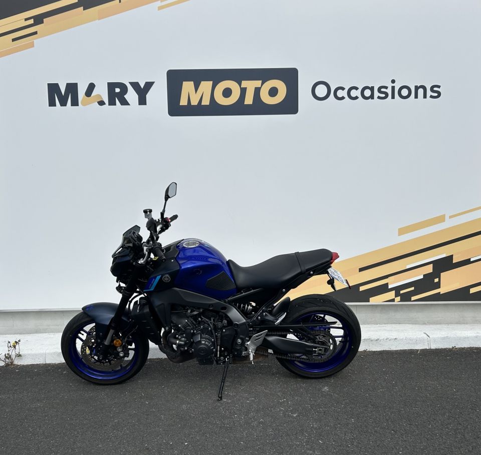 YAMAHA MT-09 4