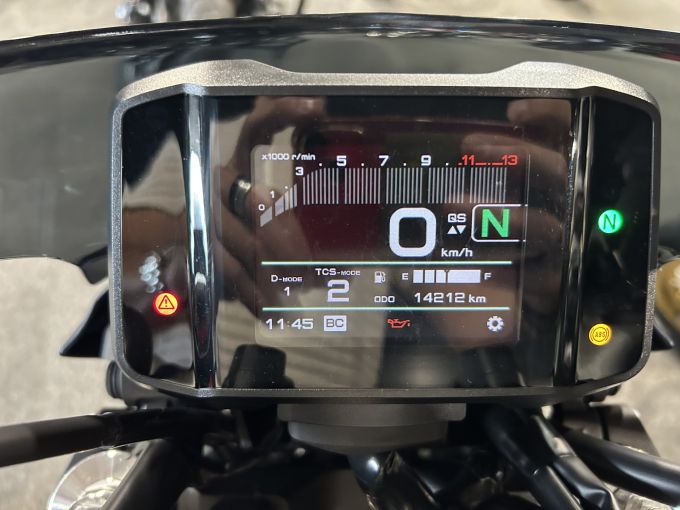 YAMAHA MT-09 4