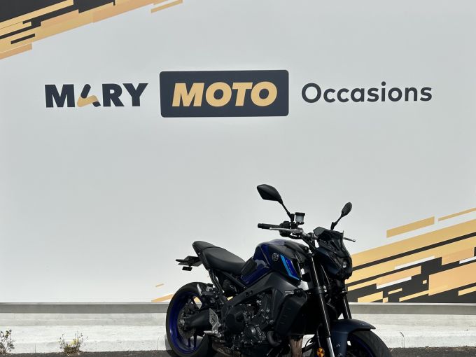 YAMAHA MT-09 4