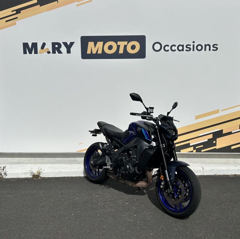 YAMAHA MT-09 4