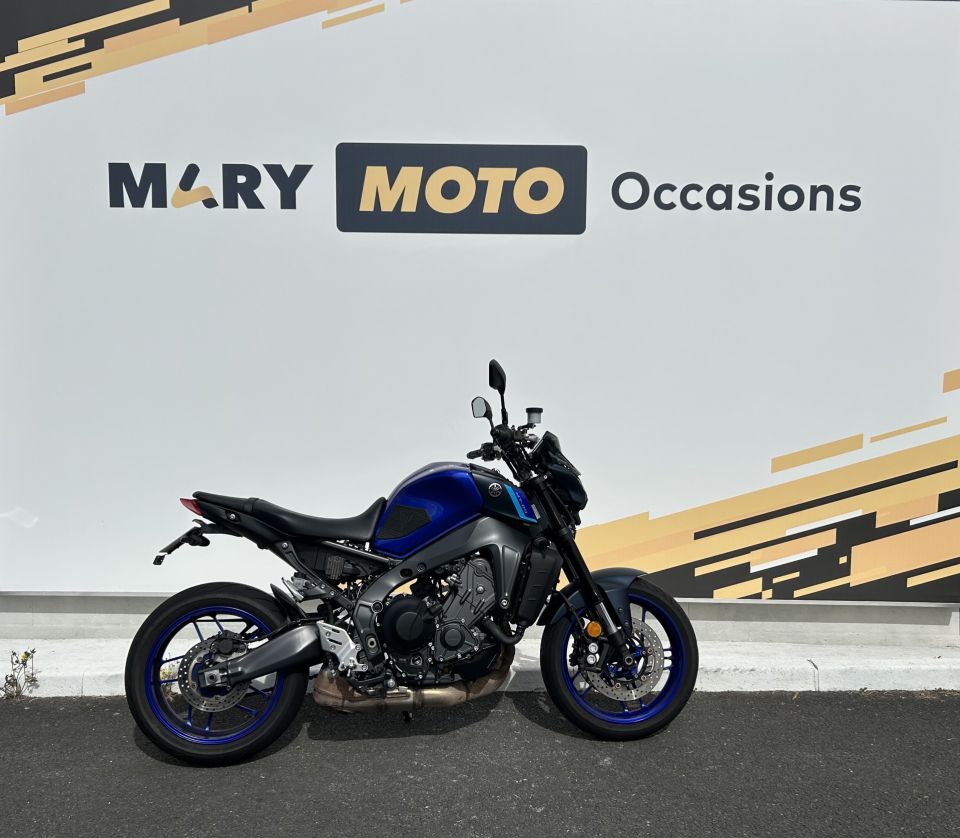 YAMAHA MT-09 4