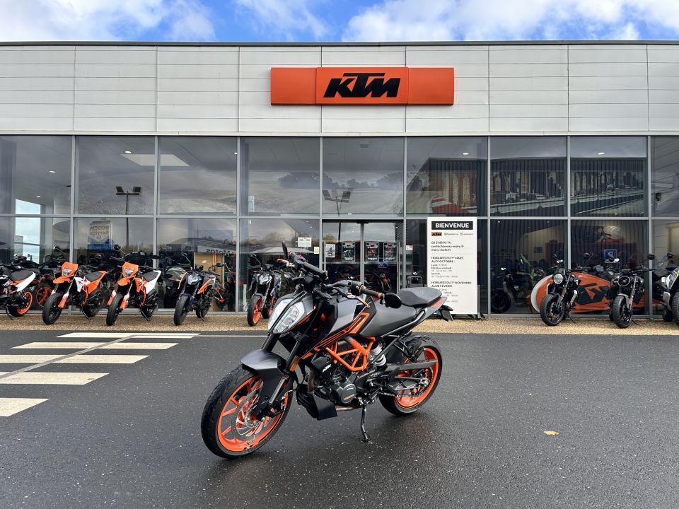 KTM 125 DUKE ABS 4