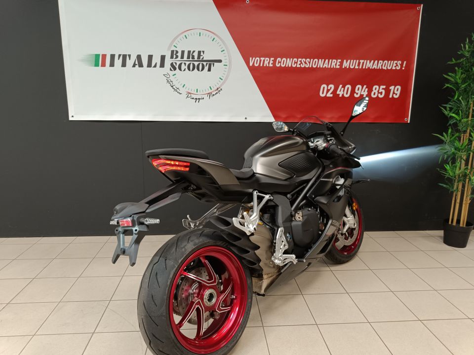 QJ MOTOR SRK 921 RR 4