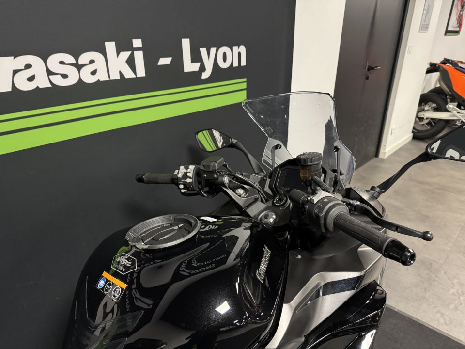 KAWASAKI NINJA 1100 SX SE 4