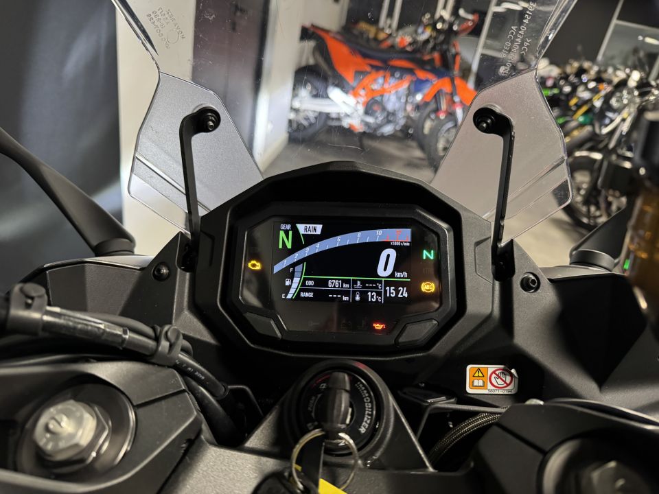 KAWASAKI NINJA 1100 SX SE 4