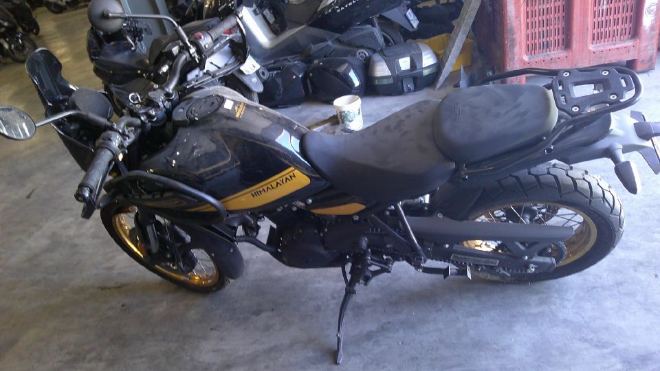 ROYAL ENFIELD HYMALAYAN 400 4