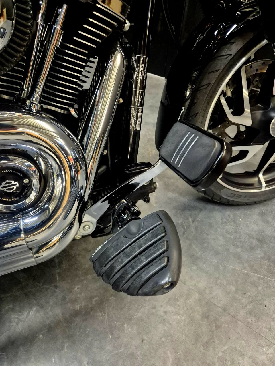 HARLEY-DAVIDSON SOFTAIL SPORT GLIDE 1745 4