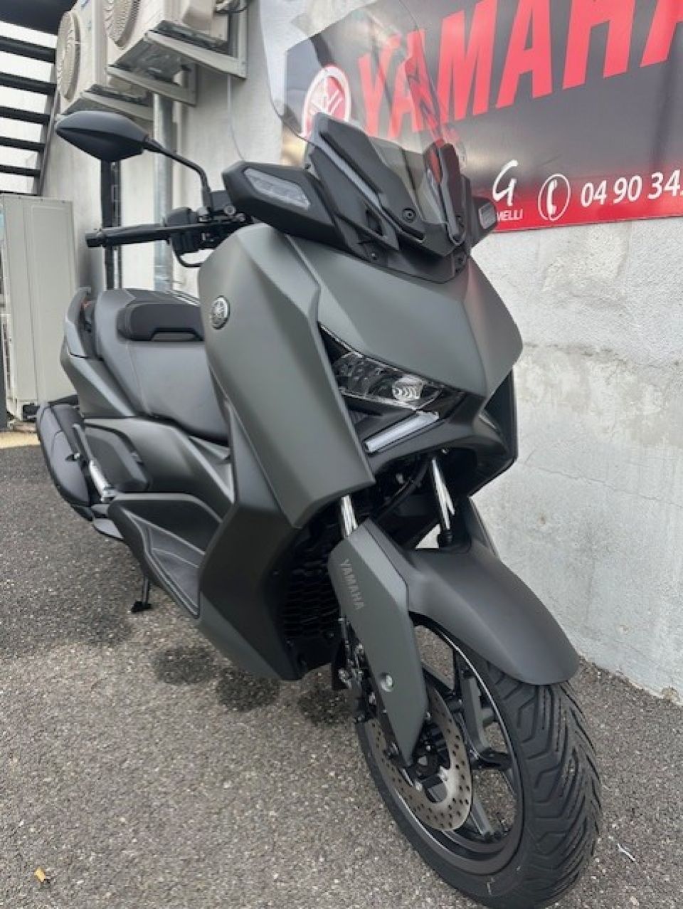 YAMAHA XMAX 125 4