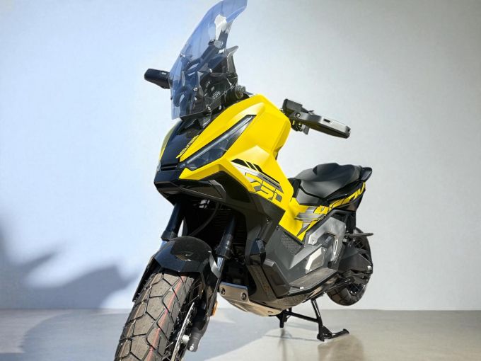 HONDA X-ADV 4