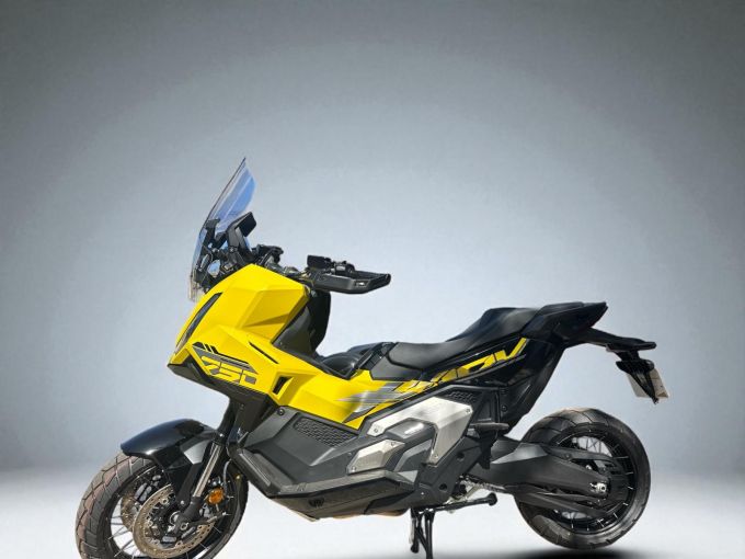 HONDA X-ADV 4