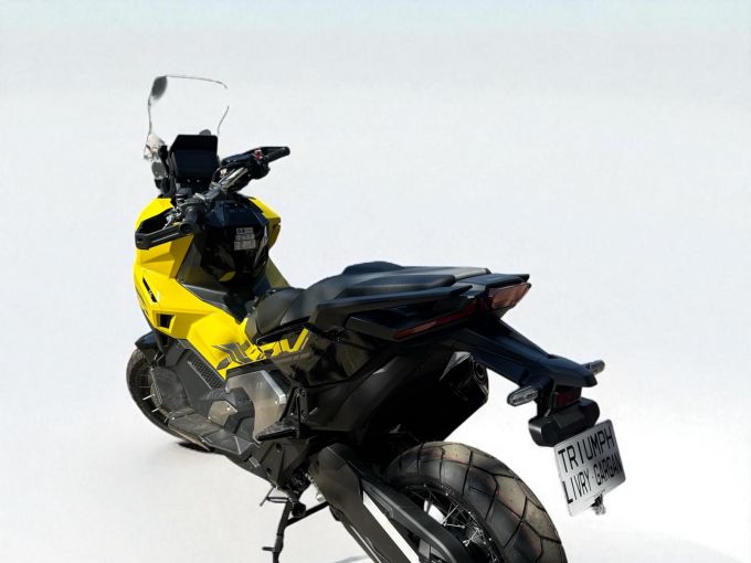HONDA X-ADV 4
