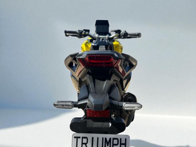HONDA X-ADV 4