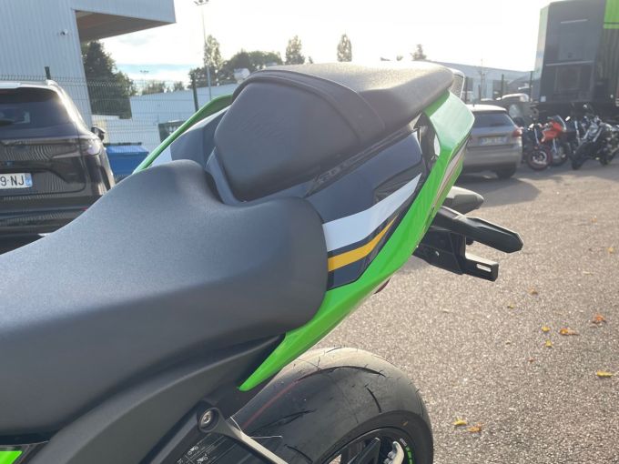KAWASAKI ZX-10R 4