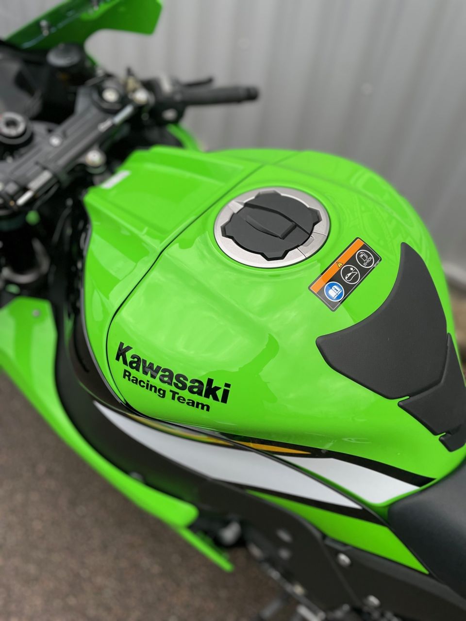 KAWASAKI ZX-10R 4