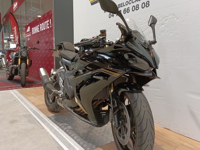 QJ MOTOR SRK 800RR 4