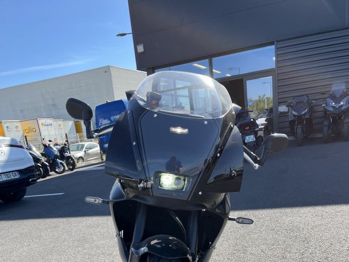 YAMAHA XSR 900 GP 4