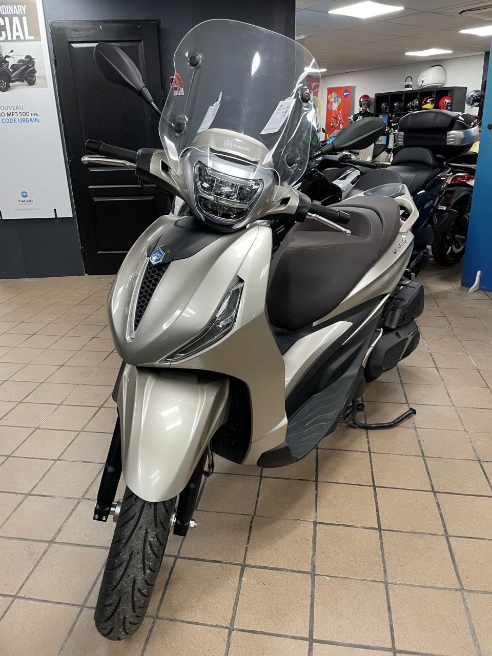 PIAGGIO BEVERLY 400 4