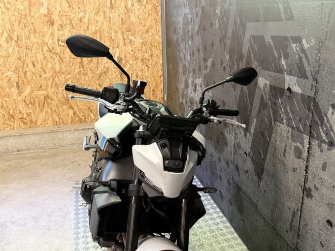YAMAHA MT-09 4