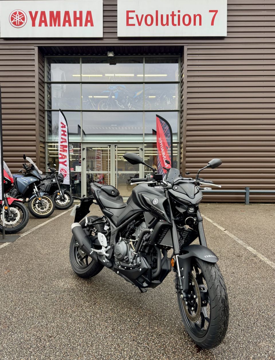YAMAHA MT-03 4