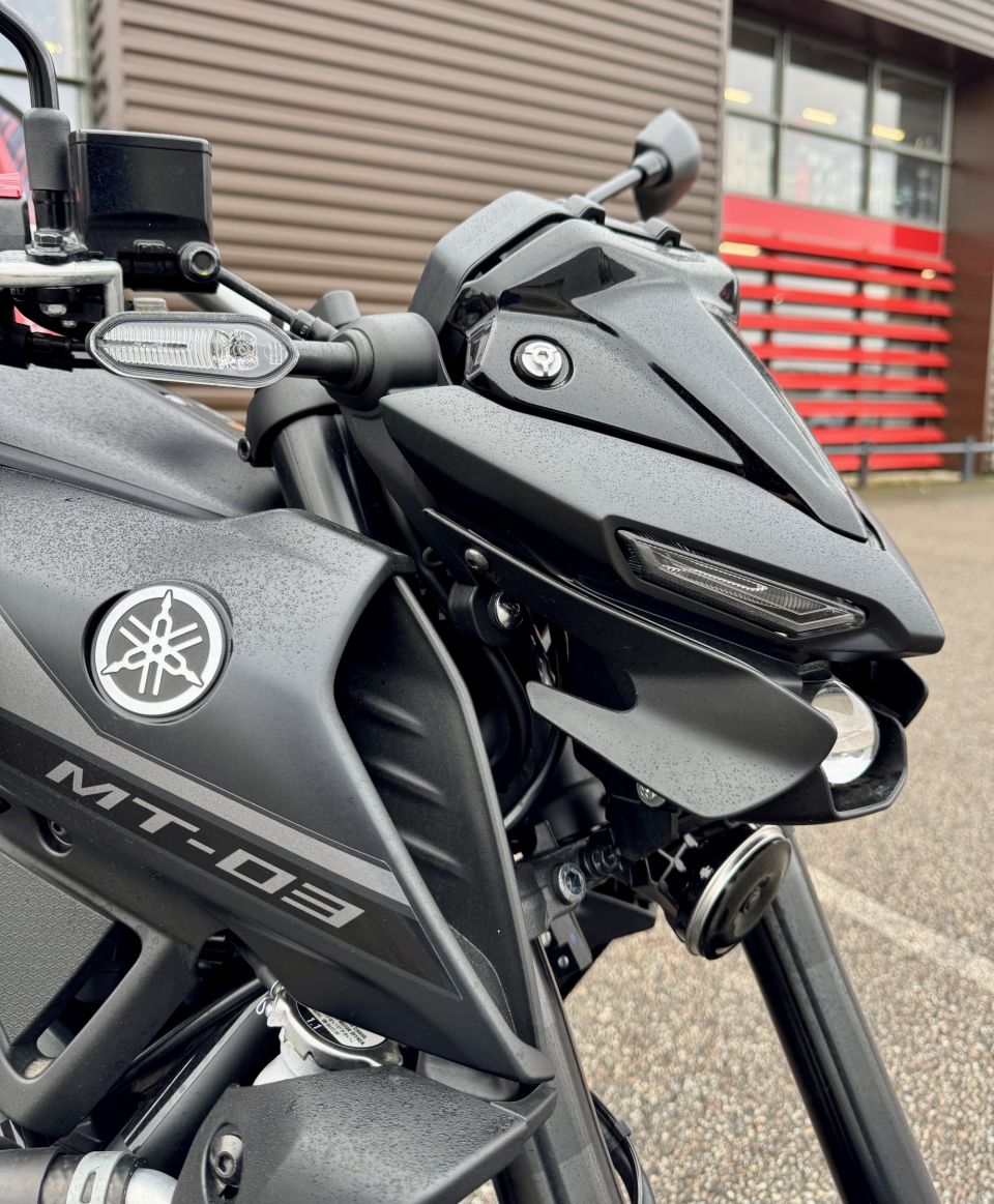 YAMAHA MT-03 4