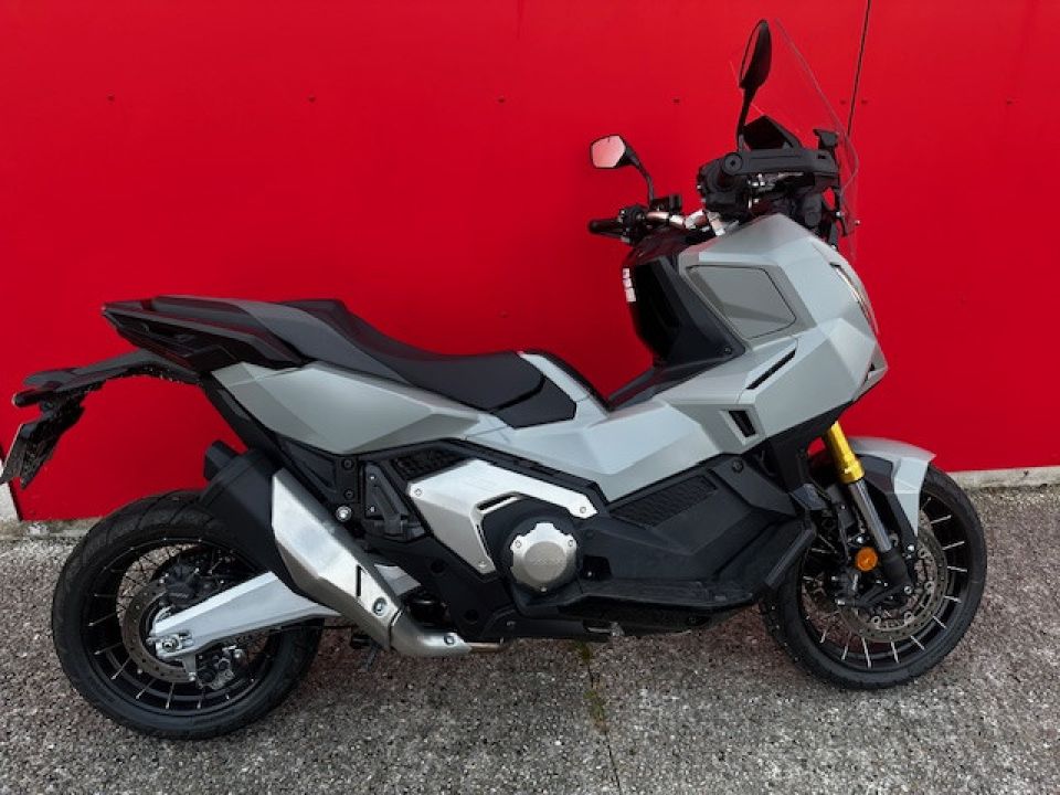 HONDA X-ADV 750 4