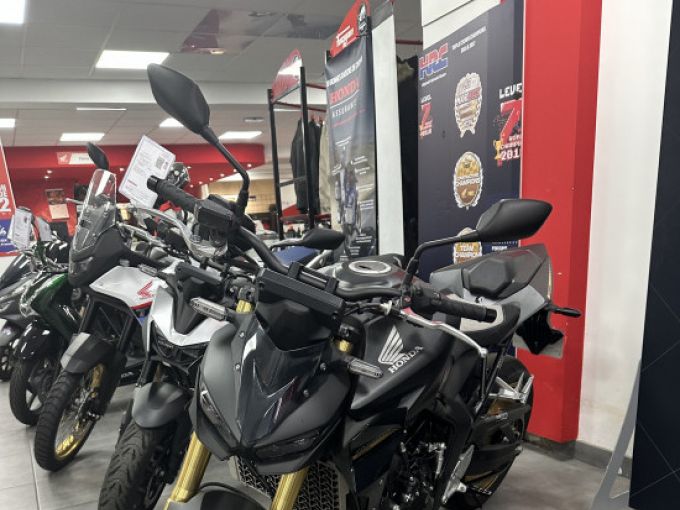 HONDA CB1000 Hornet SP 4