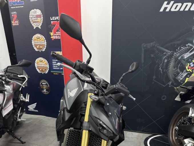 HONDA CB1000 Hornet SP 4