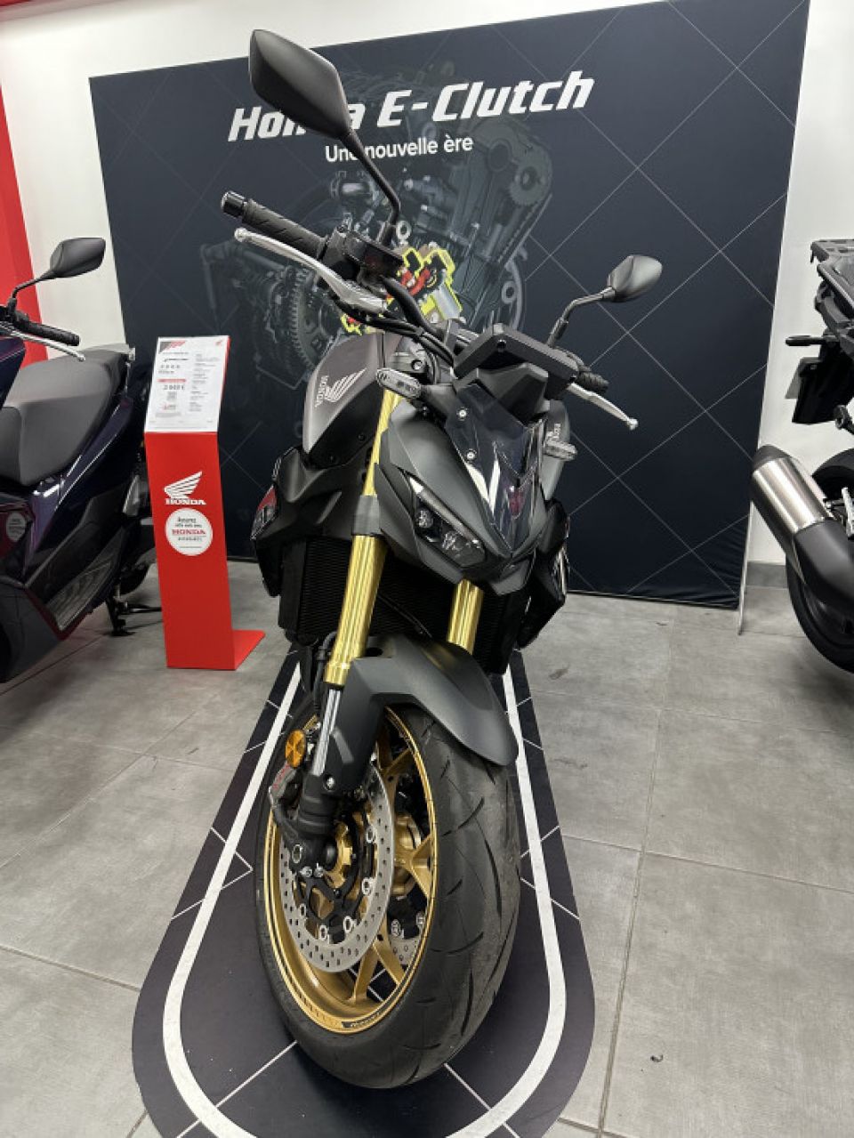 HONDA CB1000 Hornet SP 4