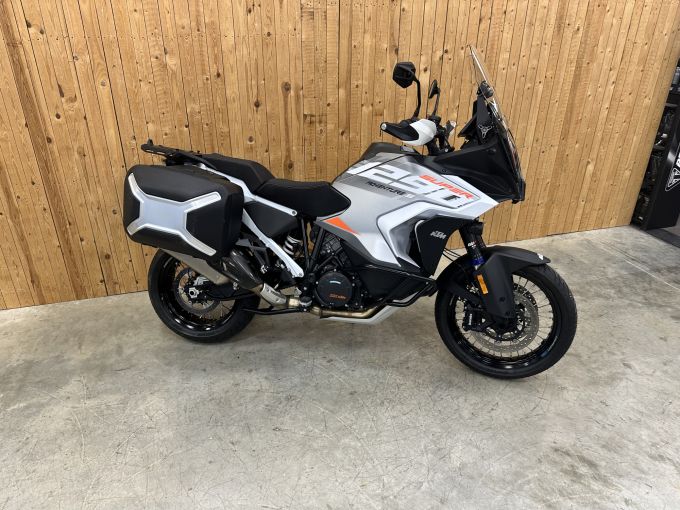 KTM 1290 SUPER ADVENTURE S 4