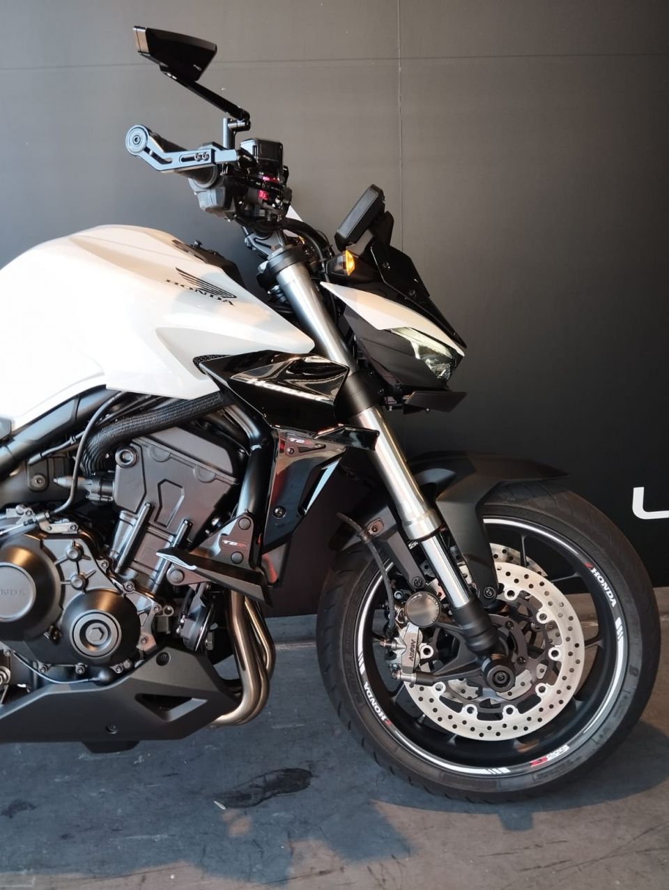 HONDA CB 1000 Hornet 4