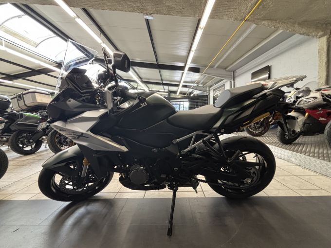 SUZUKI GSX-S 1000 GX 4
