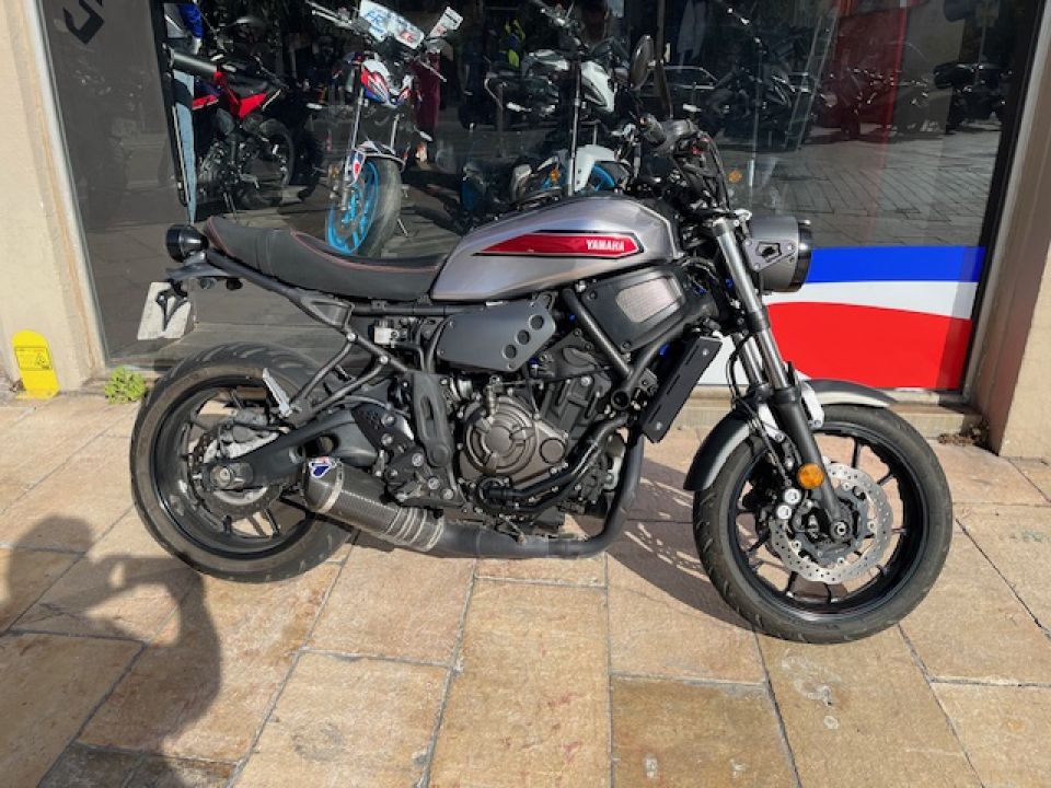 YAMAHA XSR 700 ABS 4