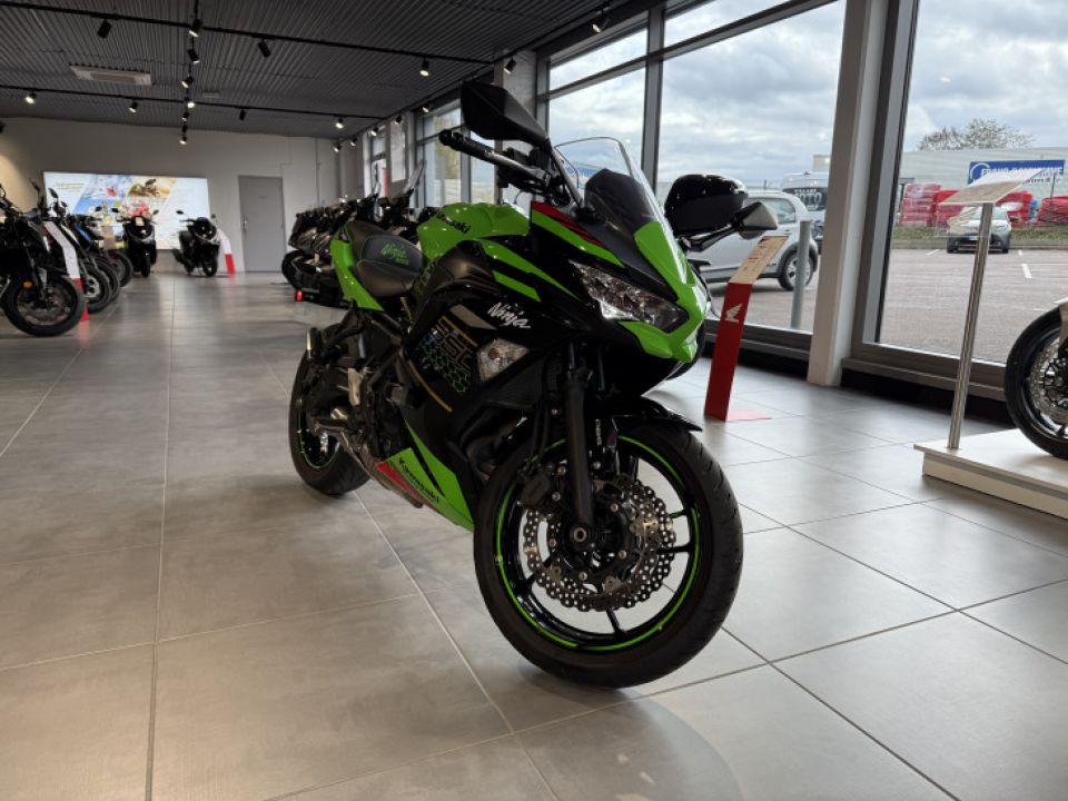 KAWASAKI NINJA 650 4