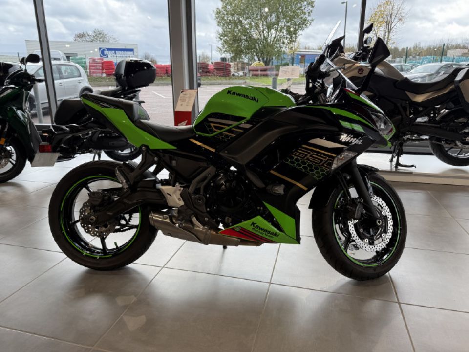 KAWASAKI NINJA 650 4