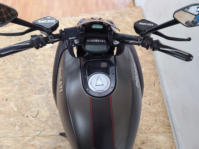 DUCATI DIAVEL 4