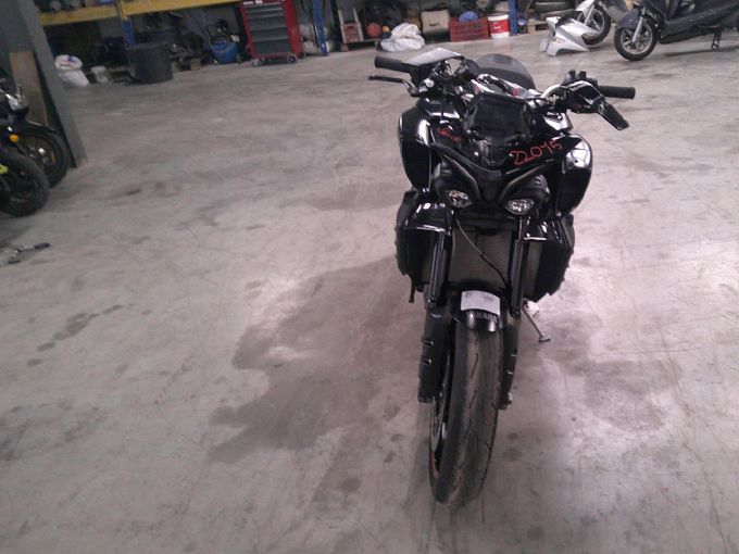 YAMAHA MT-10 4