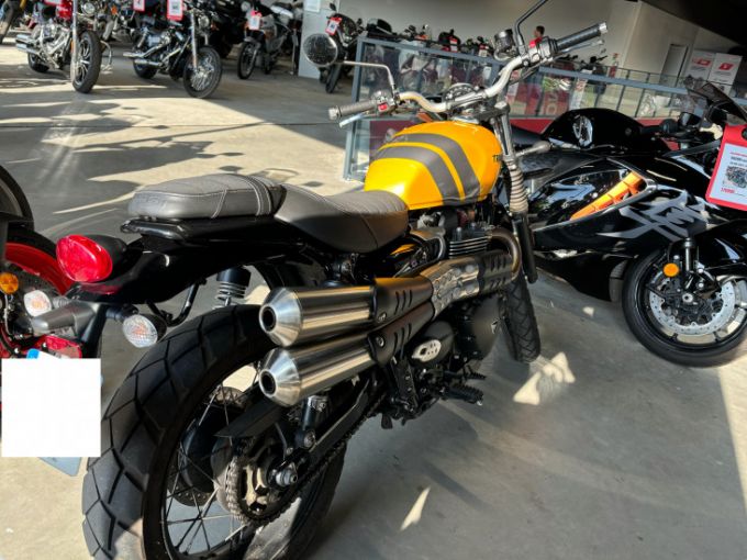 TRIUMPH SCRAMBLER 900 4