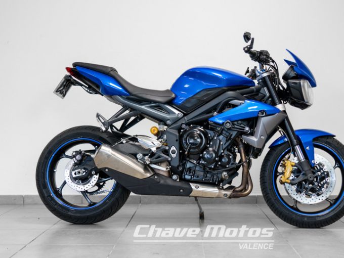 TRIUMPH STREET TRIPLE 675 4