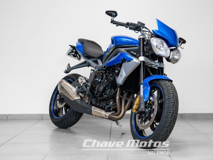 TRIUMPH STREET TRIPLE 675 4
