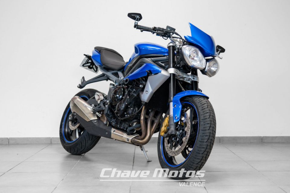 TRIUMPH STREET TRIPLE 675 4