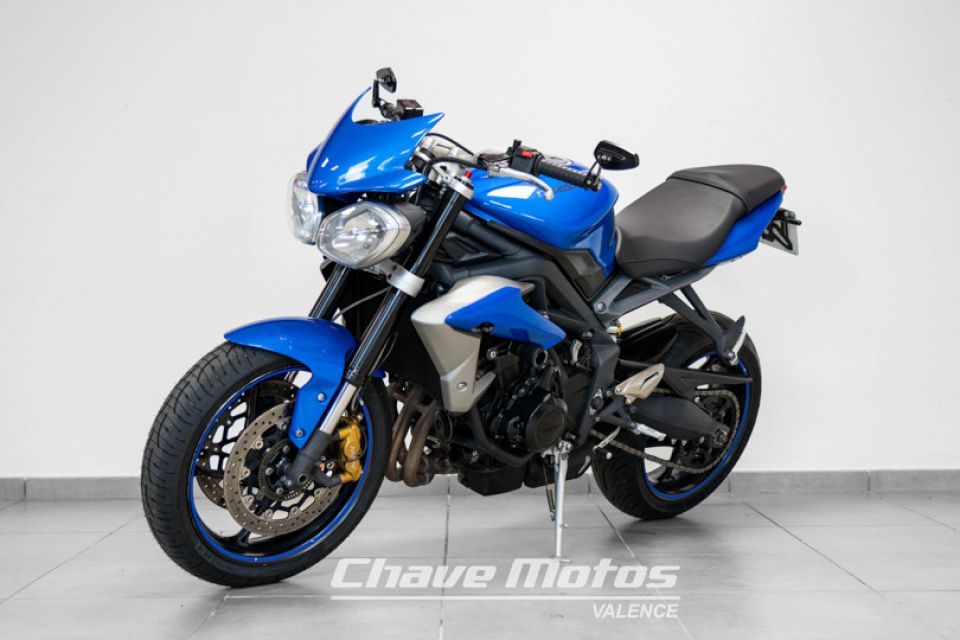 TRIUMPH STREET TRIPLE 675 4