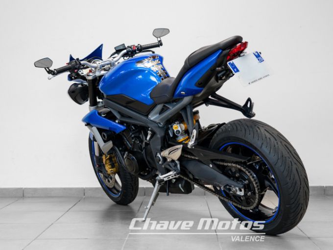 TRIUMPH STREET TRIPLE 675 4