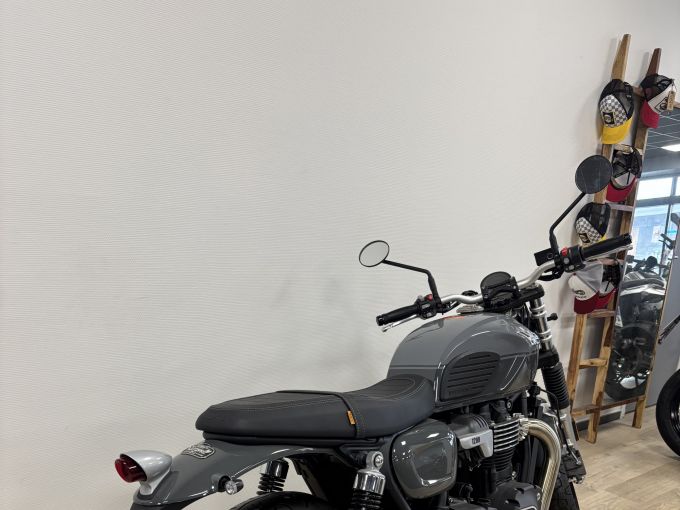 BRIXTON MOTORCYCLES CROMWELL 1200 4