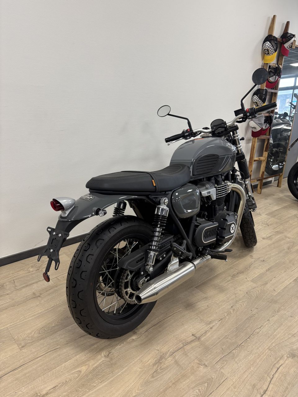 BRIXTON MOTORCYCLES CROMWELL 1200 4