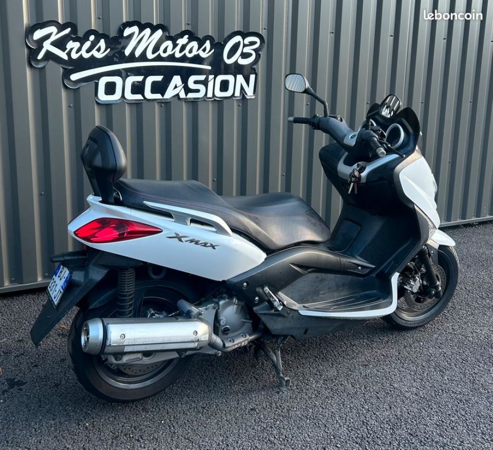 YAMAHA XMAX 125 4