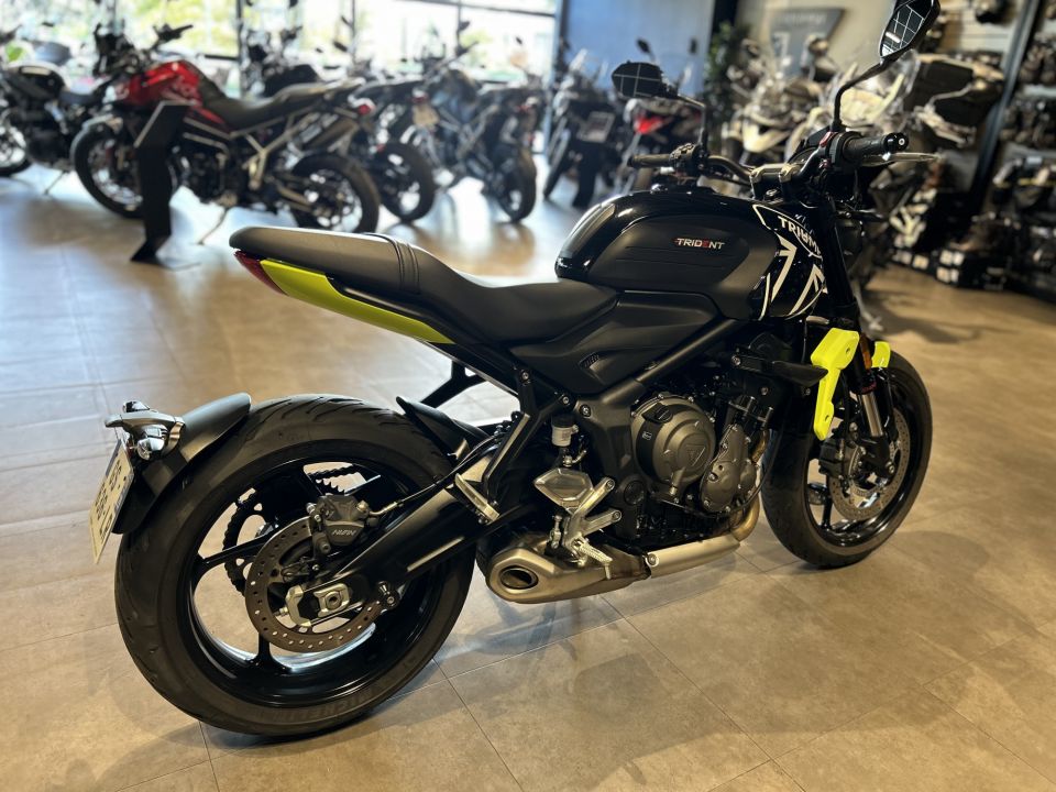 TRIUMPH TRIDENT 660 4