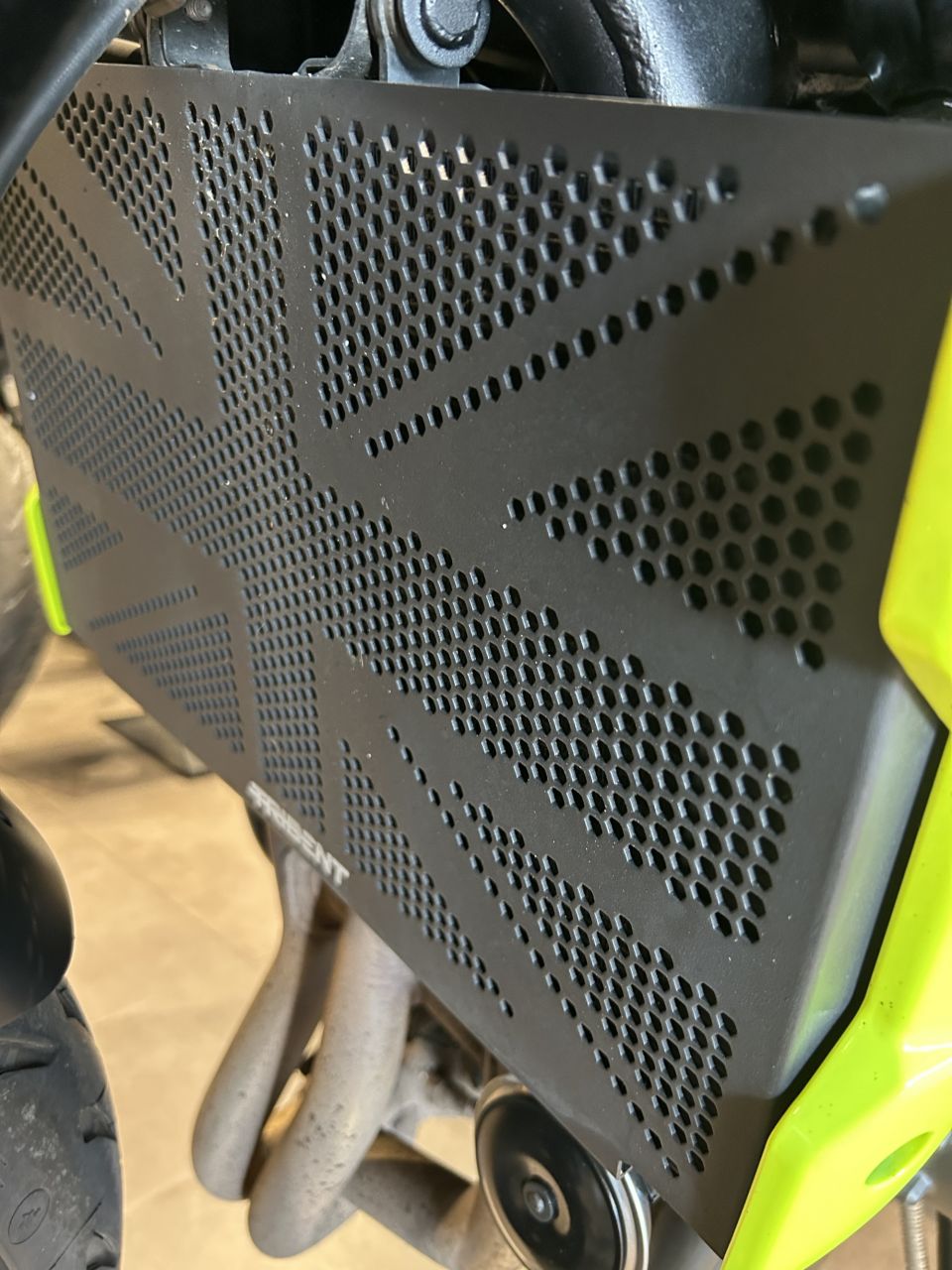 TRIUMPH TRIDENT 660 4