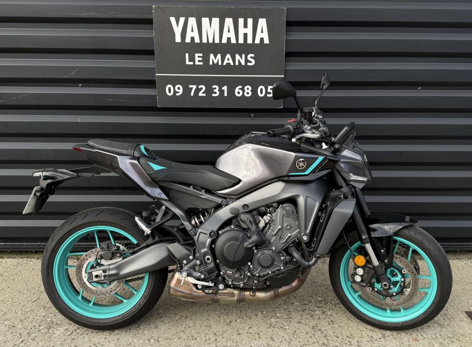 YAMAHA MT-09 YAMT 4