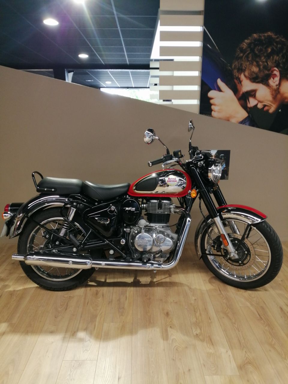 ROYAL ENFIELD CLASSIC 350 CHROME 4